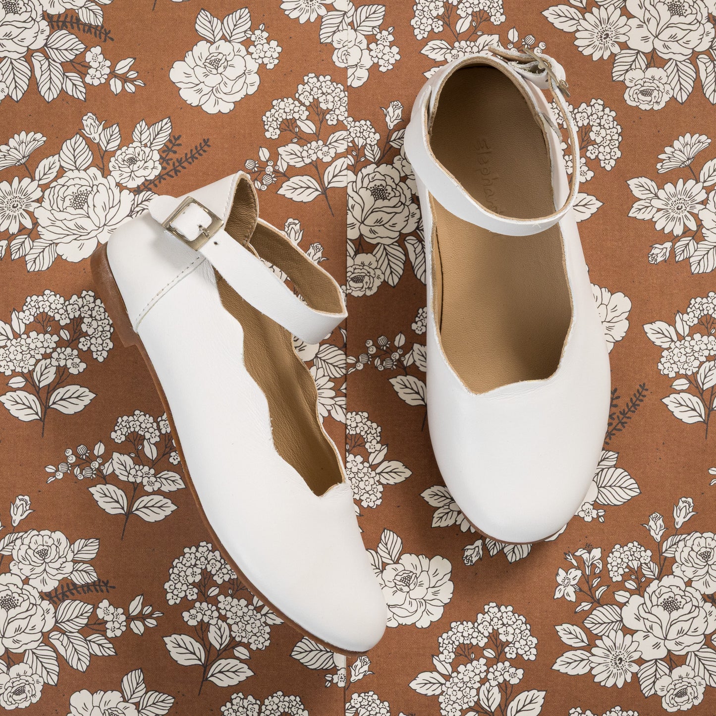 Ondina Flats White