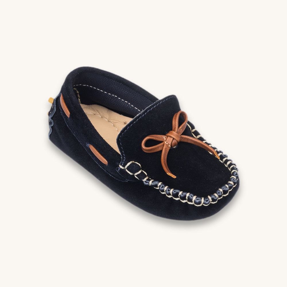Mocasín de conductor para niños pequeños, ante azul