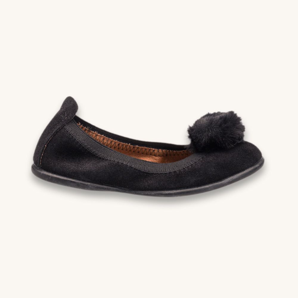 Ballerine en daim à pompons noirs
