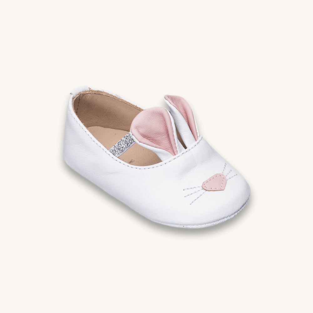 Pantufla de conejo blanca