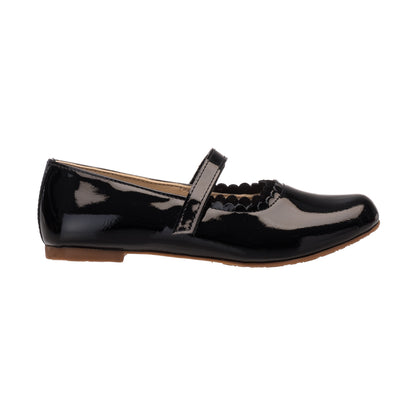 Black patent leather flat shoe for girls with scalloped edge and single strap closure.