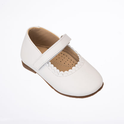 Elephantito - White toddler Mary Jane shoe with scalloped edge and single adjustable strap.