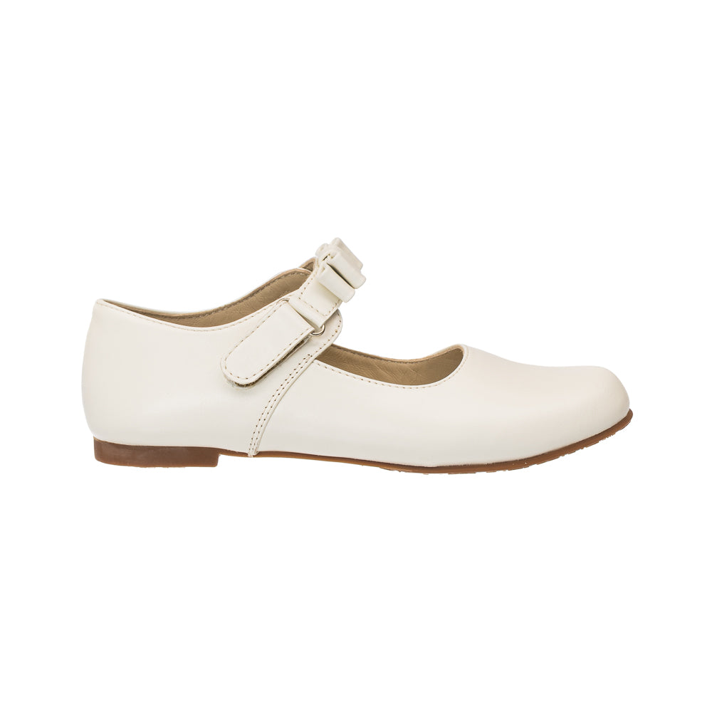 Elephantito - Bone-colored Mary Jane shoe for girls with a single adjustable strap and flat brown sole.