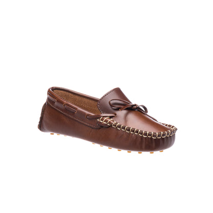 Brown leather boys' driver loafer with moccasin stitching and bow detail.