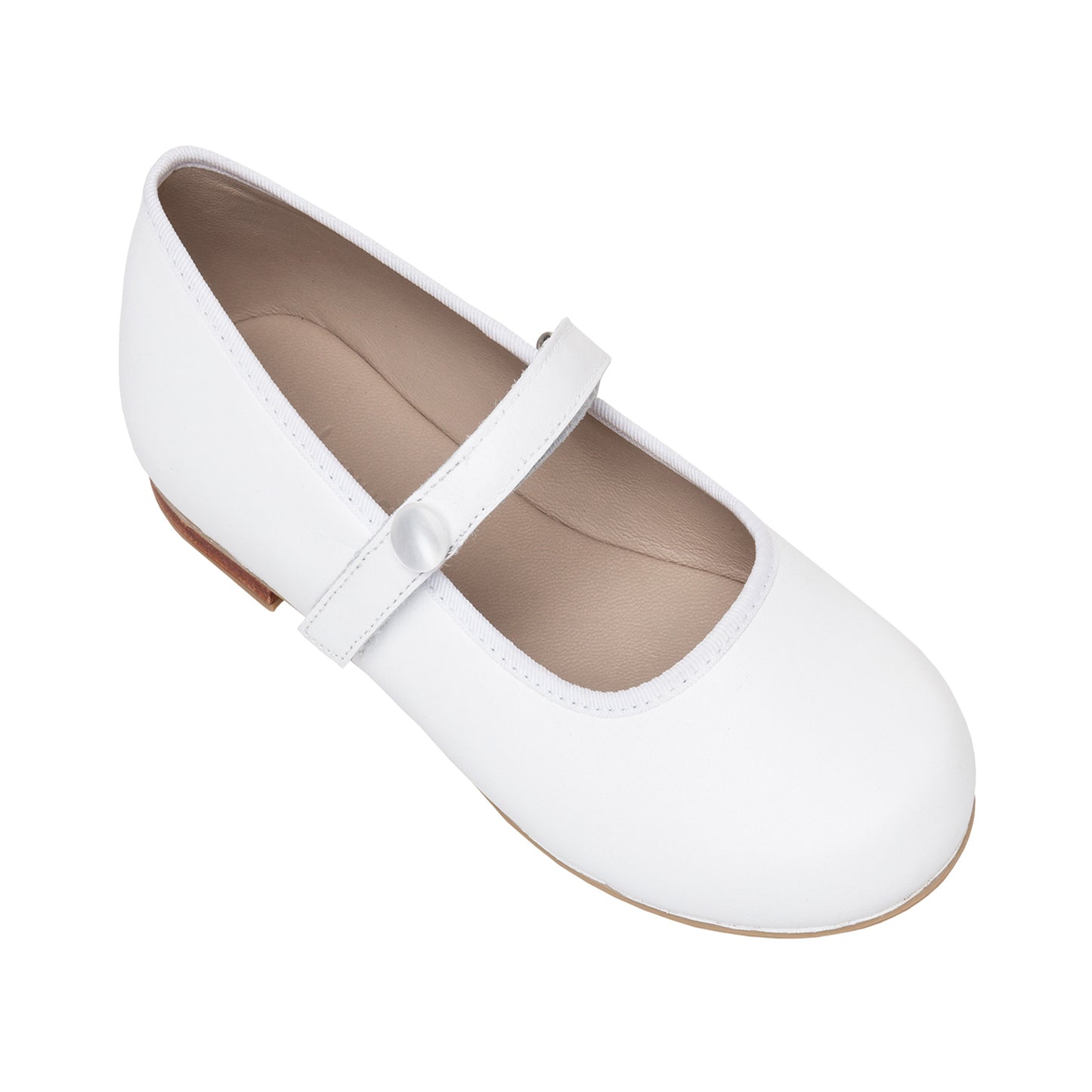 White Mary Jane flat shoe with adjustable strap and rounded toe for kids.